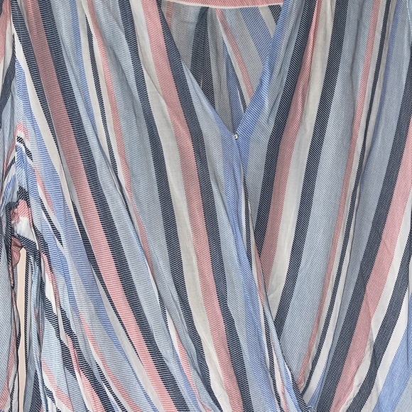 Colorful wrap blouse - Picture 2 of 3